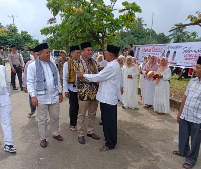 Peringatan Isra' Mi'raj di Guntor, Jamaah Meluber Hingga Keluar Masjid, Suhardiman Puji Gunung Toar